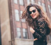 Coloration : comment réchauffer mon brun naturel ?
