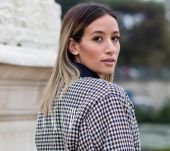 Comment adopter le tie & dye sur cheveux bruns ?