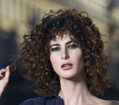 Le look sexy sur carré mi-long structuré