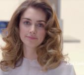 Cheveux longs : passer du lisse aux ondulations glamour