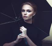 Ma chevelure a subi la pluie, je dois impérativement laver mes cheveux ?