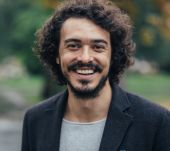 Homme : comment dompter les cheveux épais ?