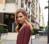 Bouclé ou cranté, le rétro s'invite dans la collection automne-hiver