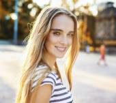 Coloration blond cendré : comment l'entretenir ?