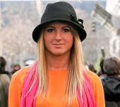 Longueurs lissées avec un chapeau : Streetstyle