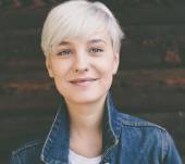 Couleur sur cheveux courts : quelles techniques de coloration choisir ?
