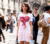 Streetstyle : Sublimer les cheveux épais