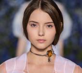 Vu sur les défilés : le faux carré du podium Dior