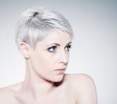 Dico coiffure : " Se faire des cheveux blancs "
