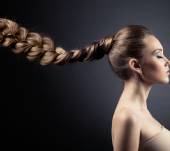 Quelles coiffures pour sublimer les cheveux épais ?