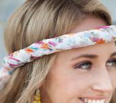 3 façons de porter un foulard dans les cheveux