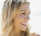 Comment faire tenir des boucles sur des cheveux fins ?