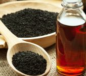 L'huile de Nigelle, une alliée pour vos longueurs