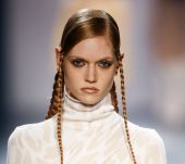 Tendance : la tresse serrée