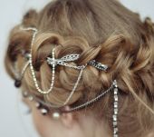 Noël 2016 : une coiffure glam et facile pour les fêtes